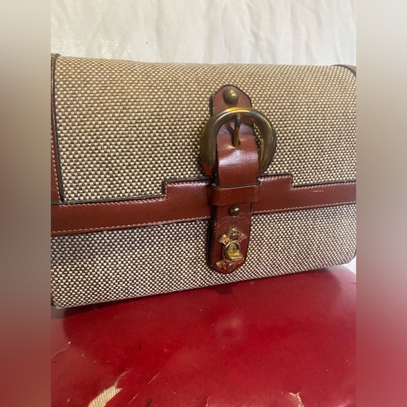 Vintage leather purse with buckle clasp - Picture 2 of 6